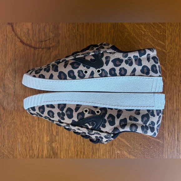 Tretorn Women’s Size 7 NYLite Plus Leopard Print Sneakers Canvas Shoes Animal - Picture 12 of 16